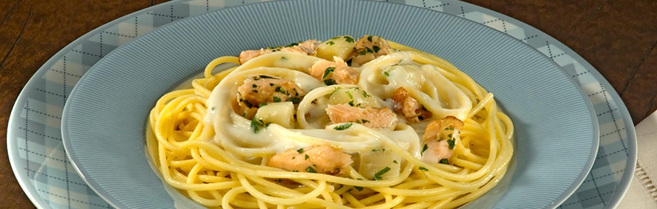 Espaguete ao Molho de Aspargos com Salmão Adria