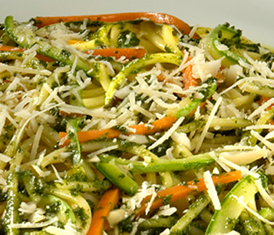 Spaghetti ao Pesto de Manjericão com Legumes Sauté Grano Duro Adria