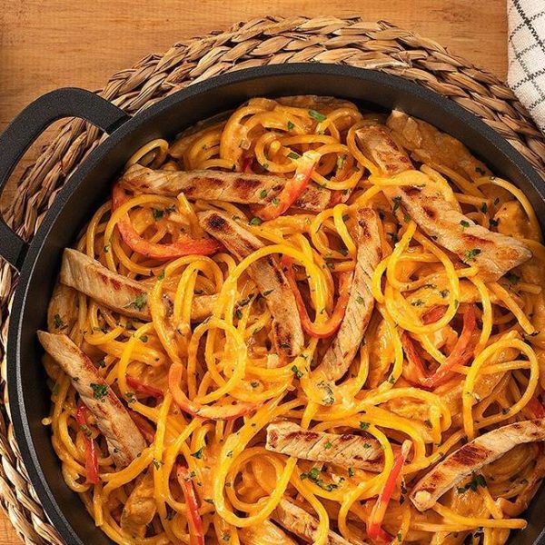 Spaghettoni a paprika schnitzel