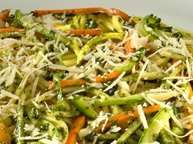 Spaghetti ao Pesto de Manjericão com Legumes Sauté Grano Duro Adria