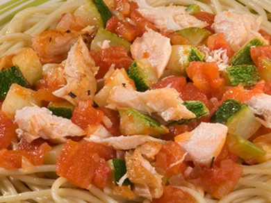 Spaghetti ao Azeite com Salmão e Abobrinha Grano Duro Adria