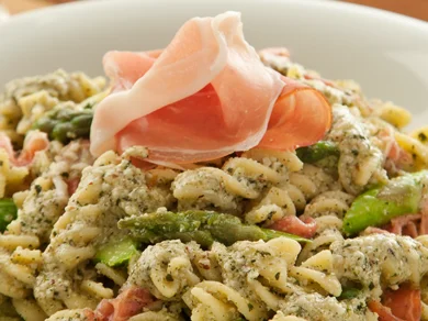 Fusilli com Aspargos & Parma ao Pesto de Hortelã