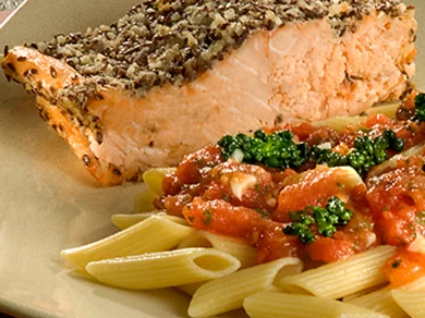 Penne com Salmão em Crosta com Castanha do Para e Linhaça Grano Duro Adria