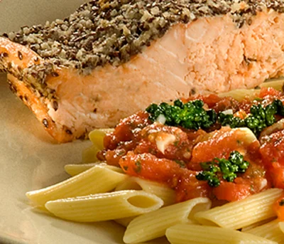 Penne com Salmão em Crosta com Castanha do Para e Linhaça Grano Duro Adria