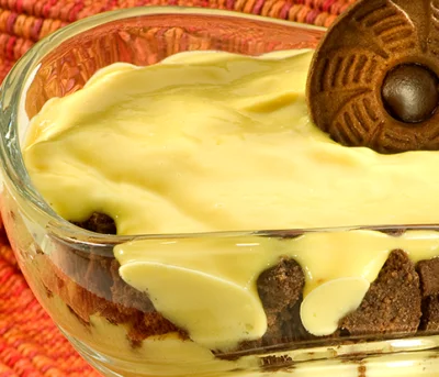 Taça Mousse de Manga com Biscoito Adria