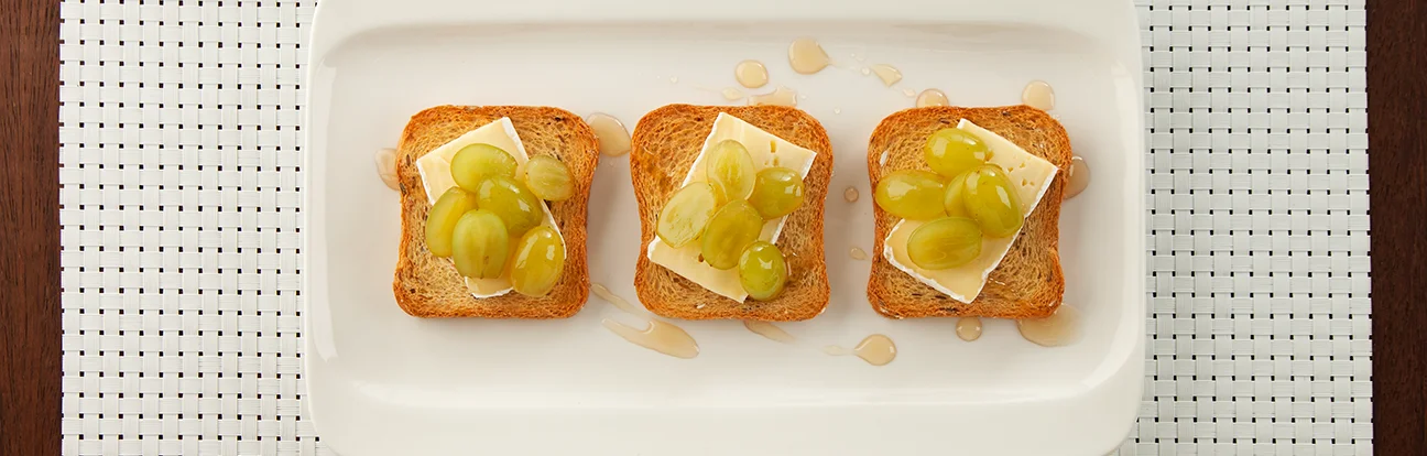Tapas de Brie e Uvas