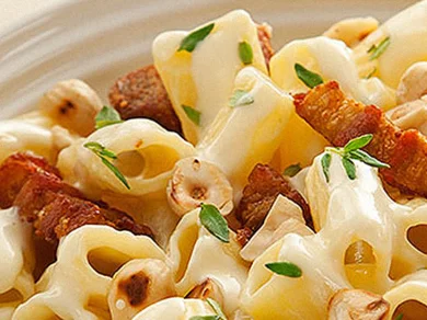 Tortiglione ao Molho Cremoso de Avelãs e Pancetta
