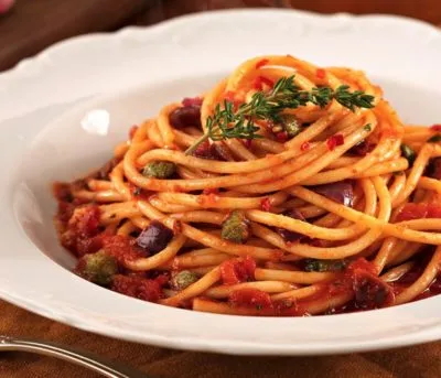 Spaghettoni alla Puttanesca