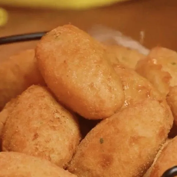 Bolinho de bacalhau crocante