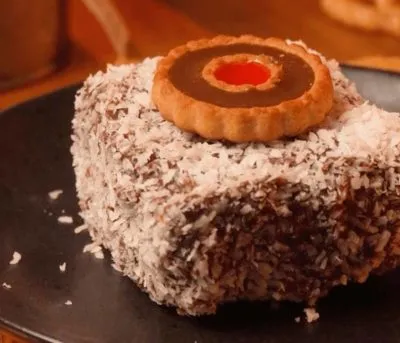 Bolo australiano com tortinha